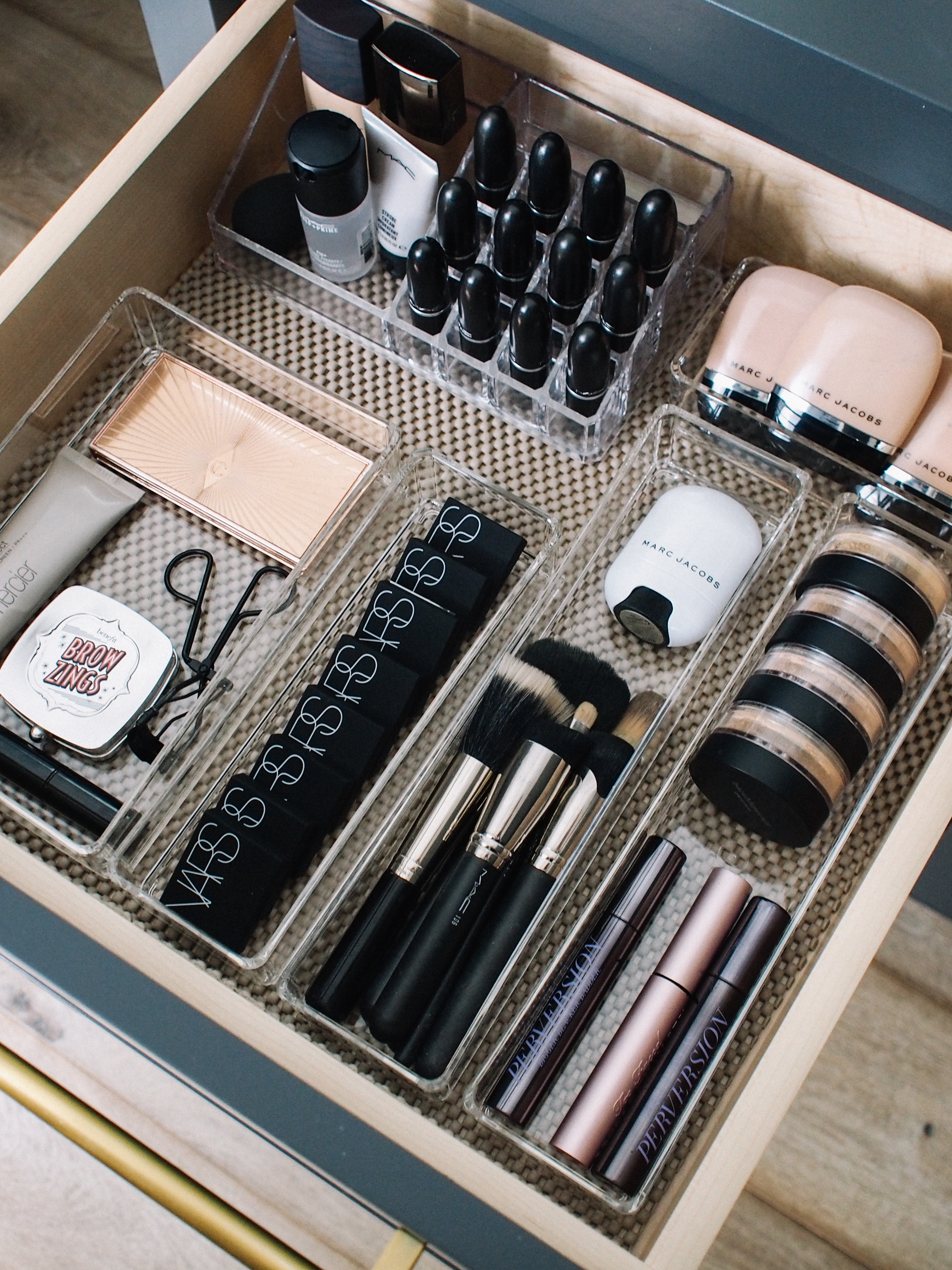 Makeup Organizer Ideas - 7 Brilliant Makeup Storage Ideas and Containers