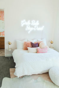 girls pink bedroom